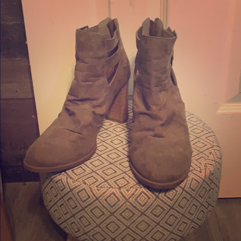 Ankle boots